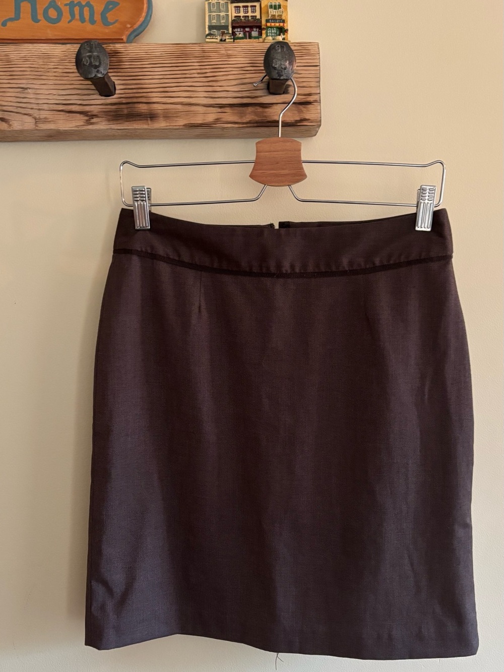 Banana Republic / Classic Brown Pencil Skirt